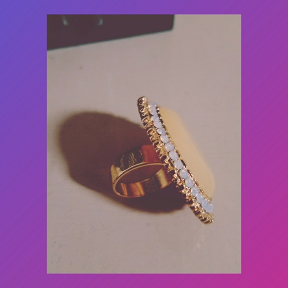 NWOT BIG RING - Picture 2 of 3